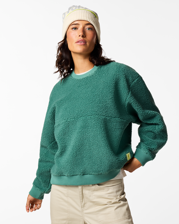 Amigazo Fleece Crew - Women's, Juniper, Model Lola