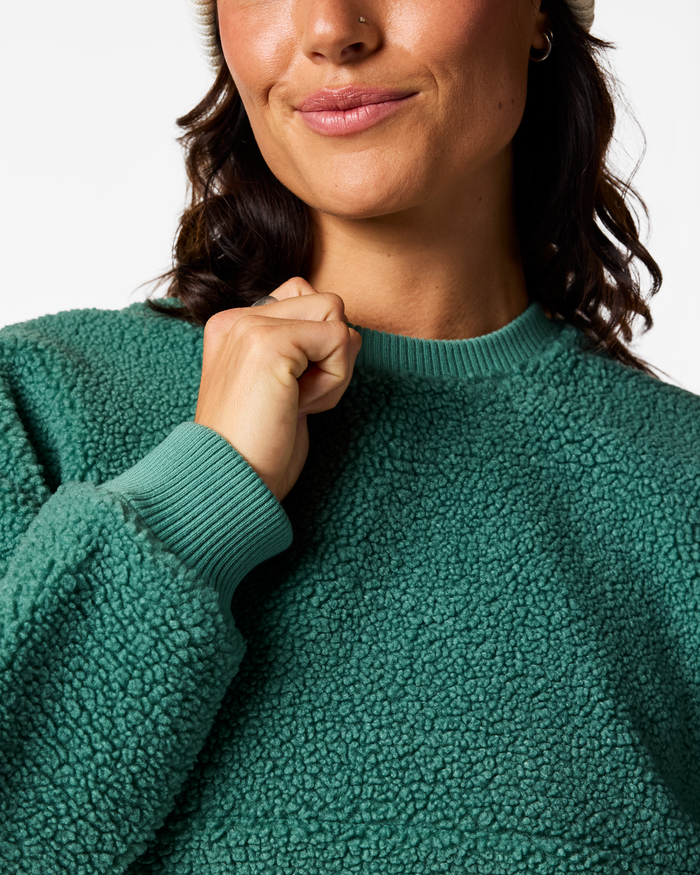 Amigazo Fleece Crew - Women's, Juniper, Model Lola