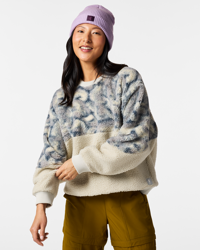 Amigazo Fleece Crew - Women's, Brush Clouds/Slate Mineral, Model Lola