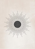 Minimalist Black Sun Plakat with a dark circle and radiating linear rays on a light textured background.