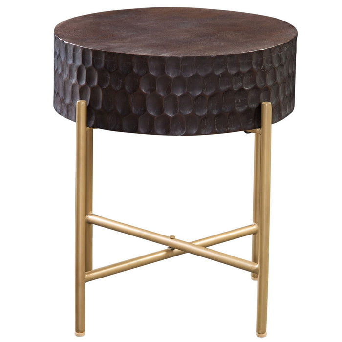 Bobbi - Round Table