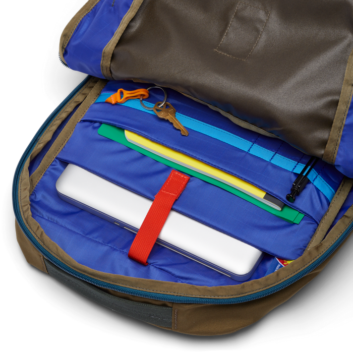Chiquillo 26L Daypack - Cada Día, Live Oak, Detail