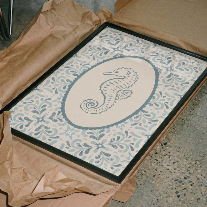 Coastal Seahorse Medallion - Katarzyna Gąsiorowska