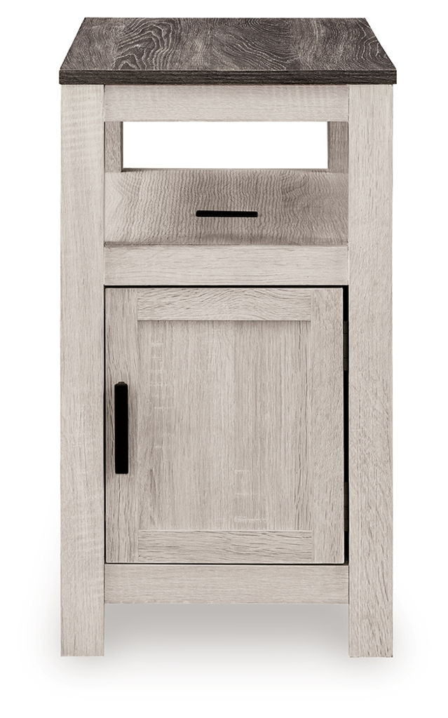 Fendenmore - Chair Side End Table