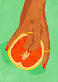 Illustration of a hand with red nails holding half a grapefruit on a green background, for Fruitlover by Raissa Oltmanns.